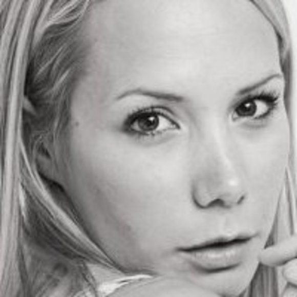 Meet your Posher, Julie - Picture 1 of 1